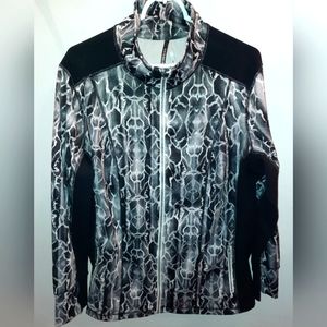 Women's Dressbarn 2x full zip light jacket white & black design EUC